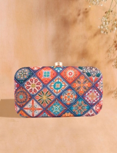 Printed Symmetric Multi Clutch With Sling