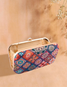 Printed Symmetric Multi Clutch With Sling