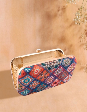 Printed Symmetric Multi Clutch With Sling