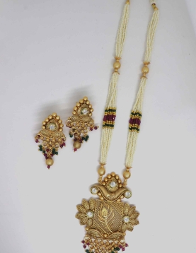 Pure Brass Rajwadi Polish Necklace With Off White Stone