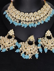 Gold Polish Stonework Necklace in Sky Blue