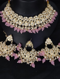 Gold Polish Stonework Necklace in Peach