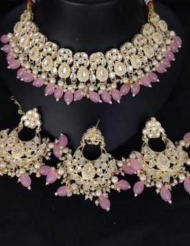 Gold Polish Stonework Necklace in Peach