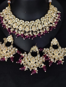 Gold Polish Stonework Necklace in Magenta
