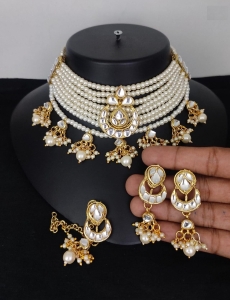 Off White Parel & Stonework Choker set
