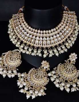 Stonework &amp; Parel Necklace In Off White