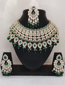 Green Stonework Necklace Set