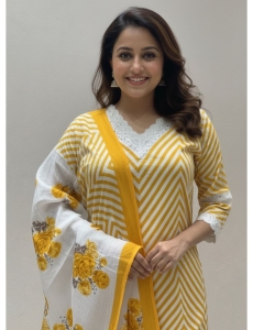 Women's Leheriya-Inspired Striped Kurta Set with Floral Print Dupatta & Lace Trim