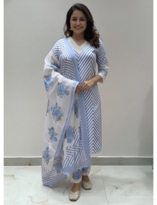 Women's Leheriya-Inspired Striped Suit Set with Floral Print Dupatta & Lace Trim