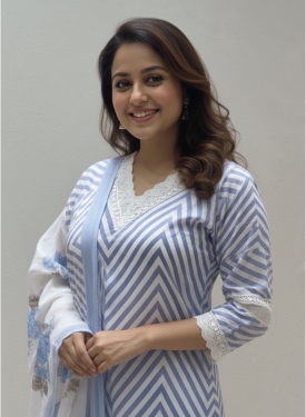 Women's Leheriya-Inspired Striped Suit Set with Floral Print Dupatta & Lace Trim