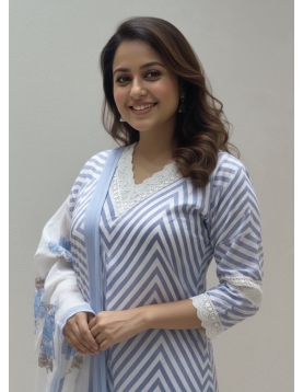 Women's Leheriya-Inspired Striped Suit Set with Floral Print Dupatta & Lace Trim