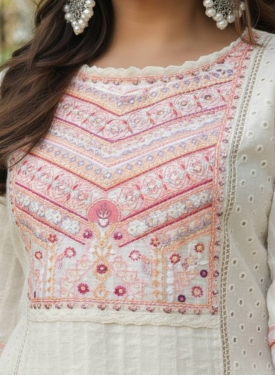 Elegance in Ivory: Pure Cotton Hakoba & Chikan Work Suit Set